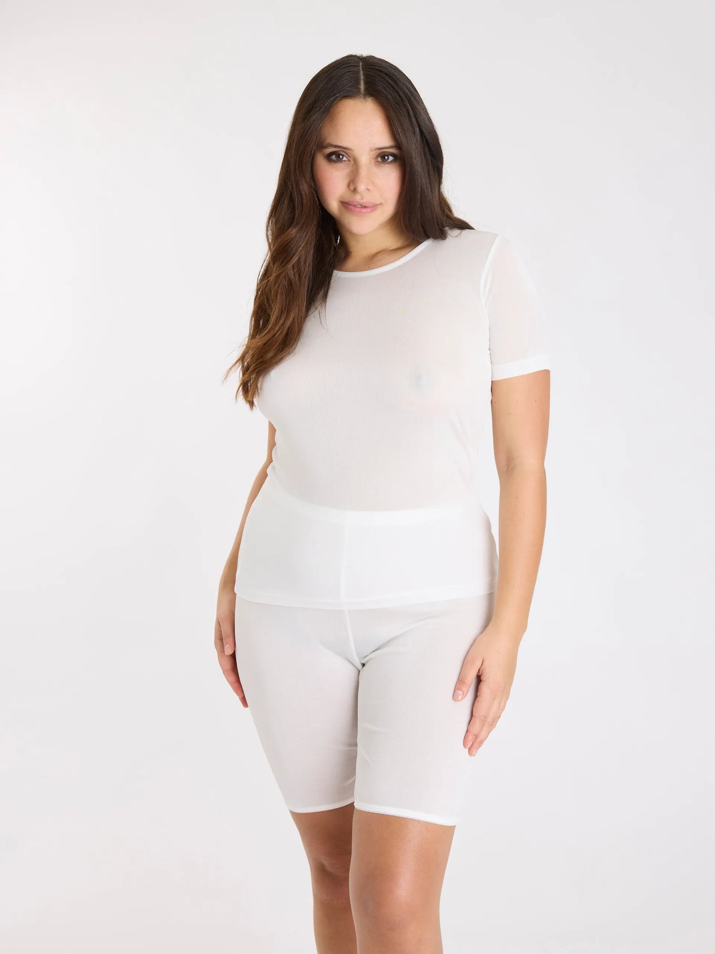 Valge lühikeste varrukatega siidist top