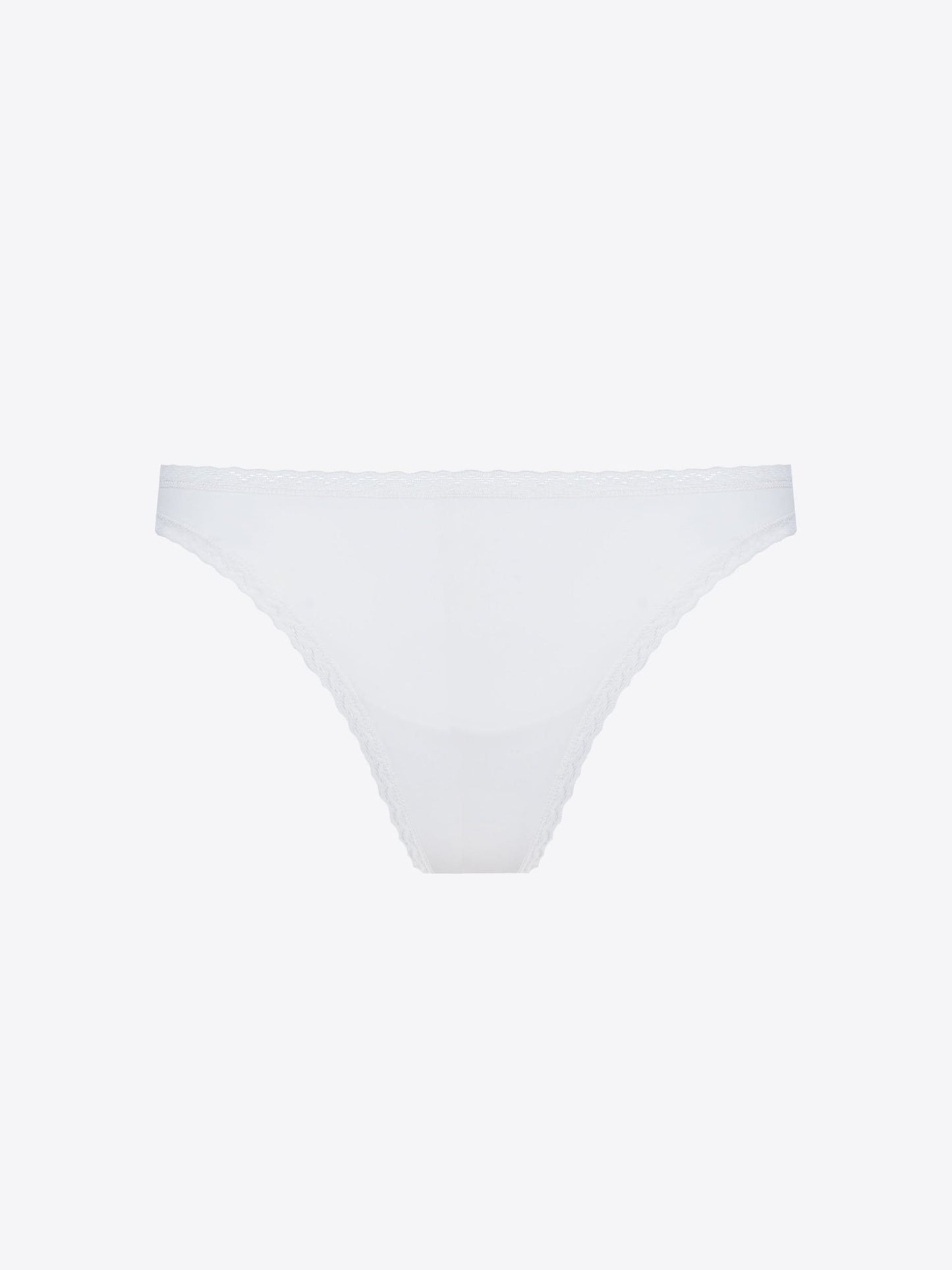 Valged pitsi äärega string aluspüksid