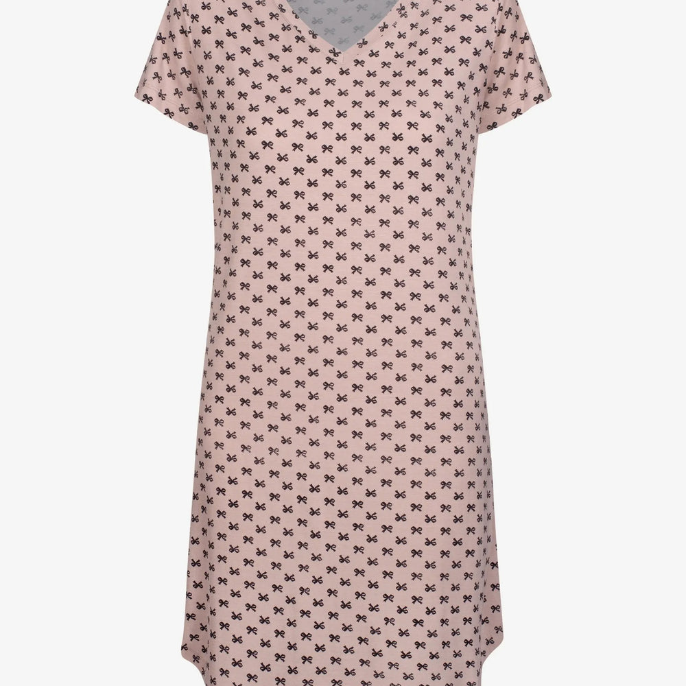 Lily lipsudega öösärk